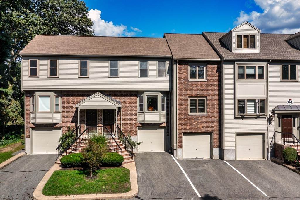 64 Maple St - Photo 1