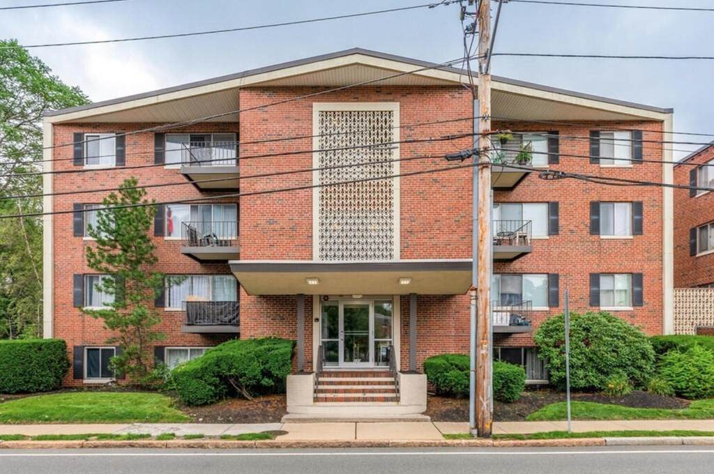220 Essex St - Photo 1