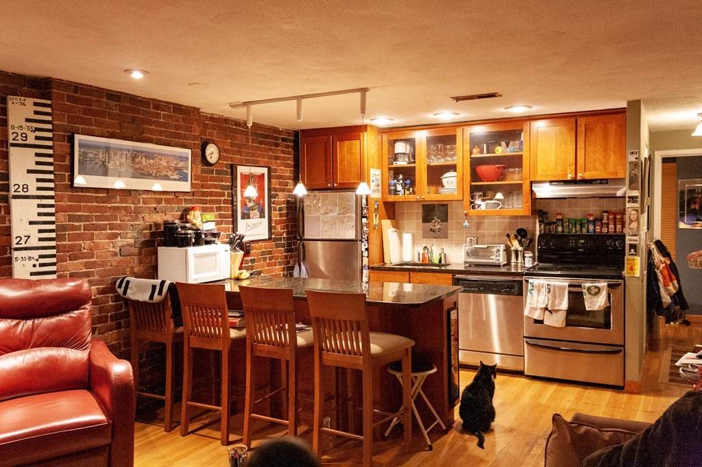 386 Commercial Street - Photo 1
