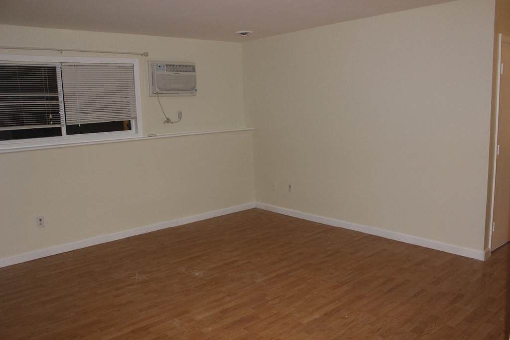 255 Danforth St - Photo 1