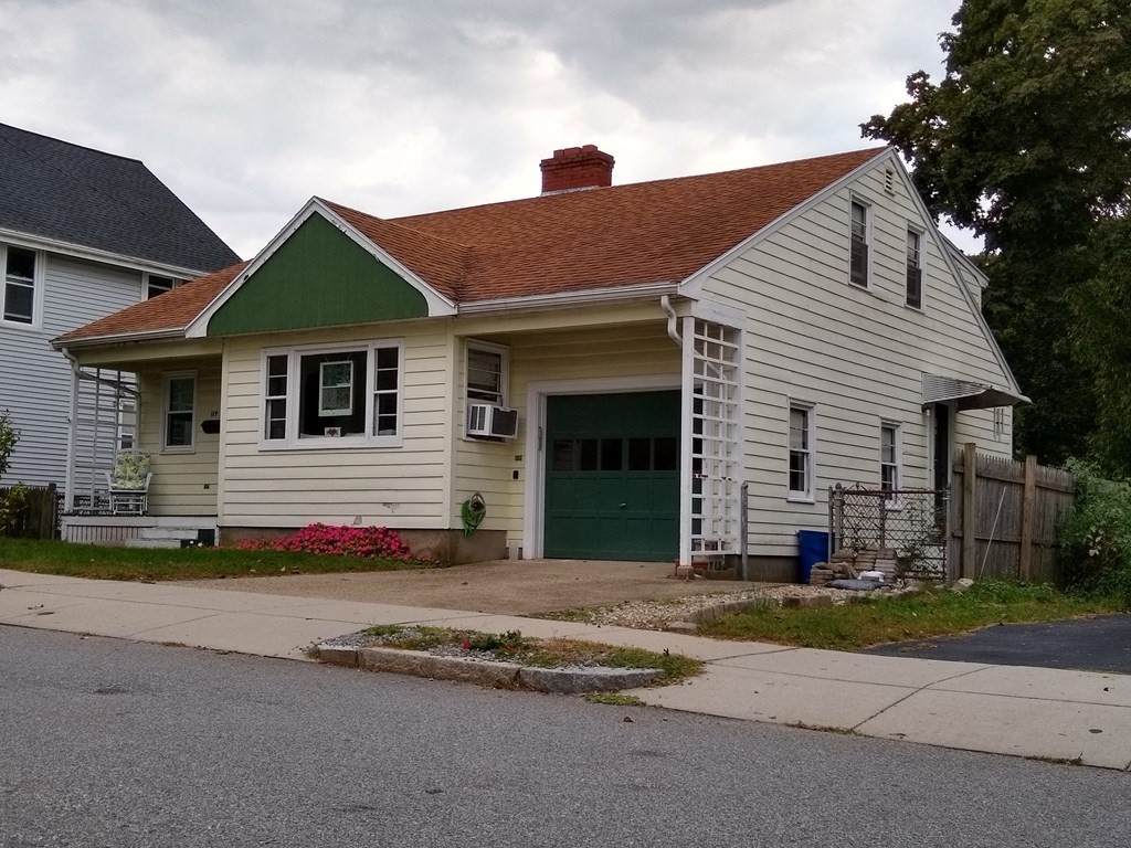 114 Linwood Ave - Photo 1