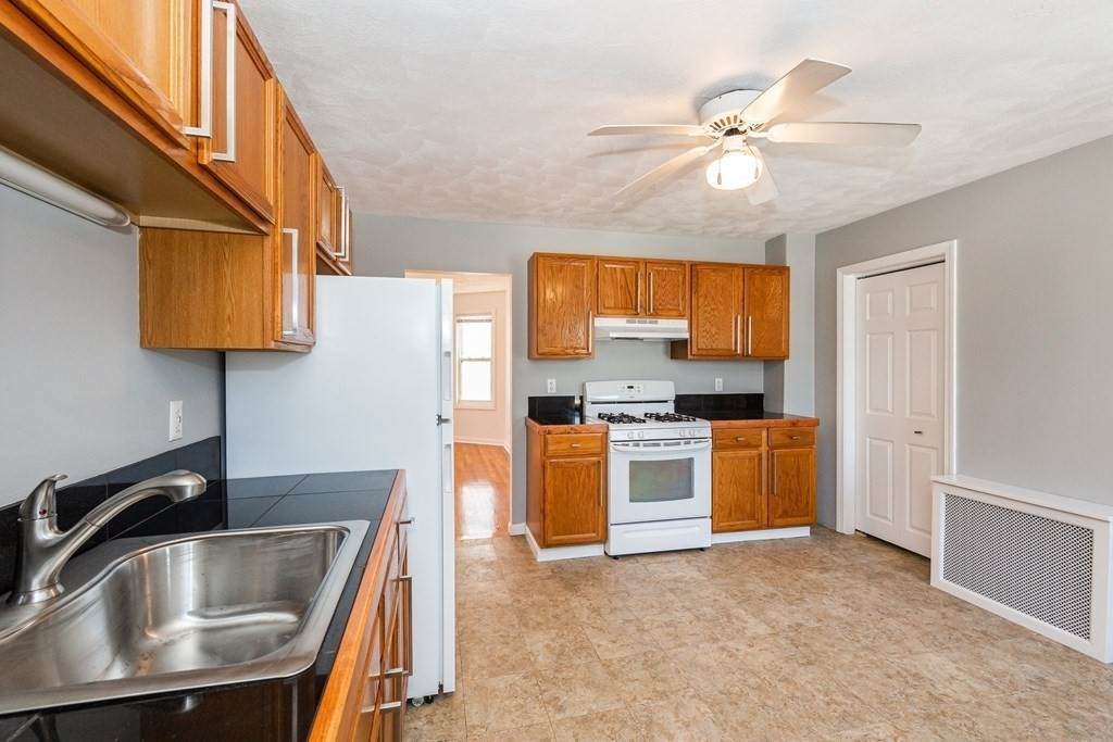 15 Hutchinson Street - Photo 1