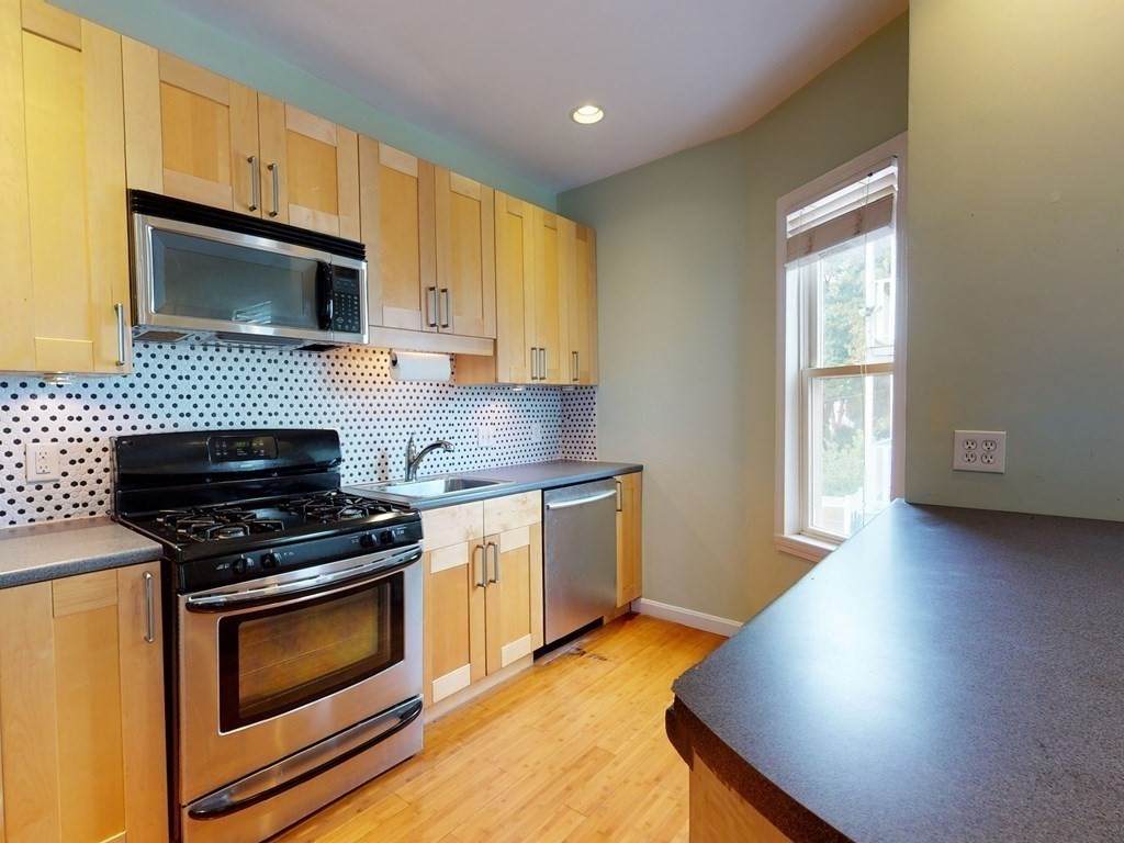 12 Montfern Ave - Photo 1