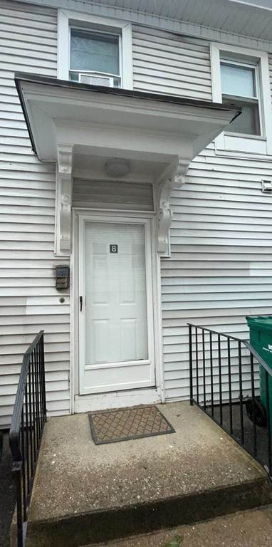 8 Hampshire Pl - Photo 1