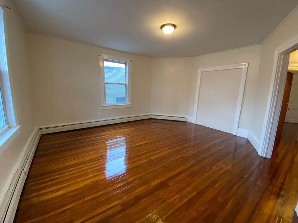 10 Egleston - Photo 1