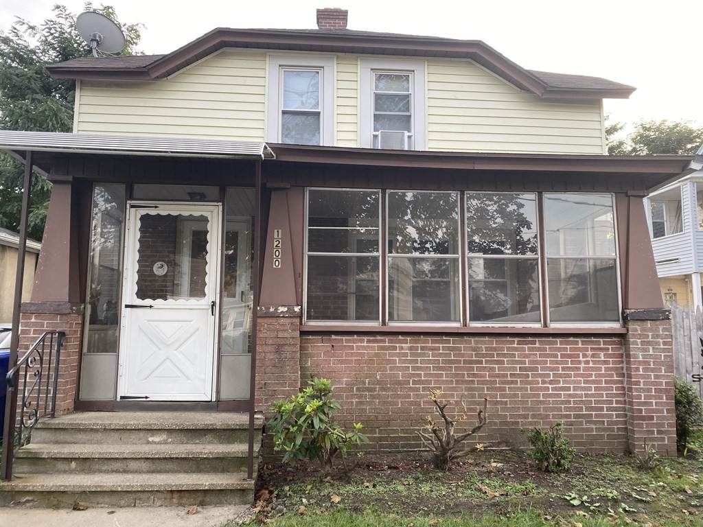 1200 St. James Ave - Photo 1