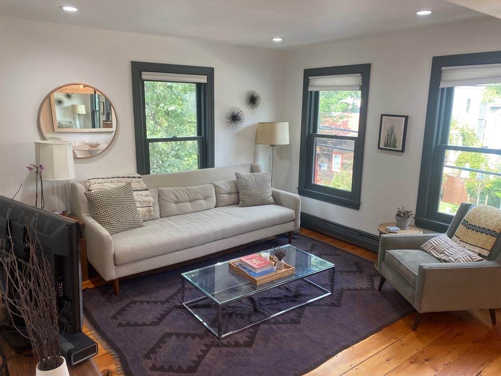 114 Pearl St - Photo 1