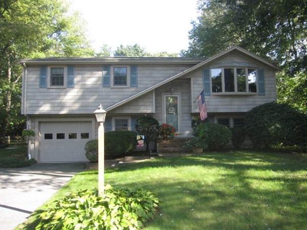 15 Elizabeth Dr - Photo 1