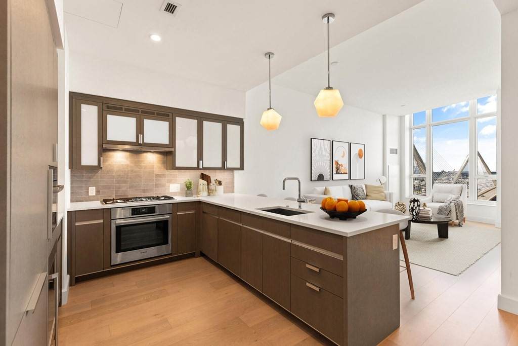 100 Lovejoy Place - Photo 1