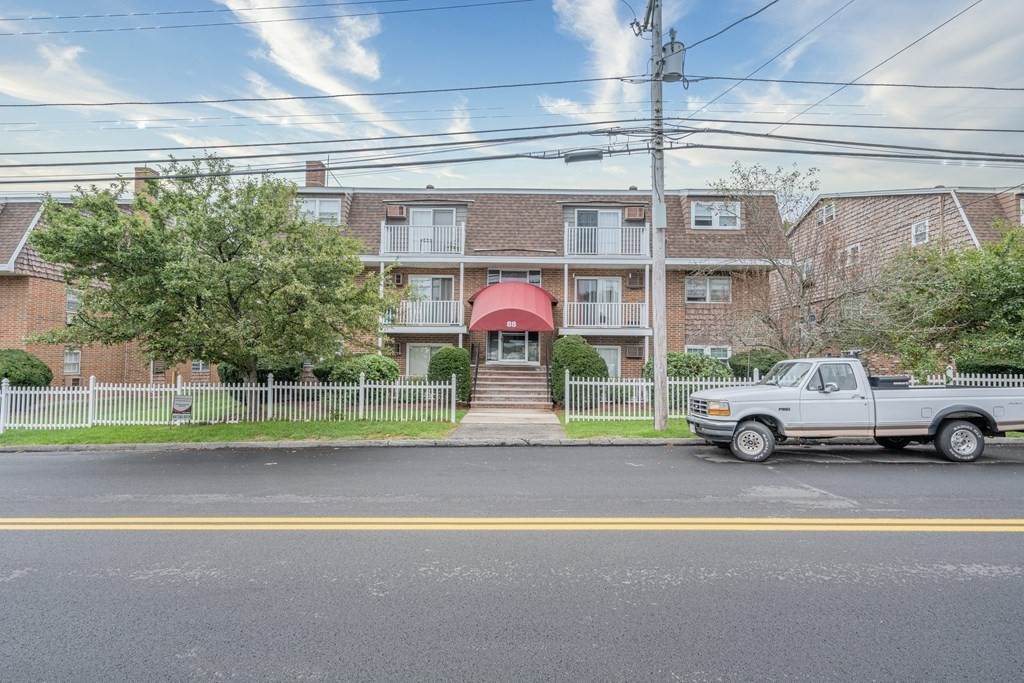 88 Beacon St - Photo 1