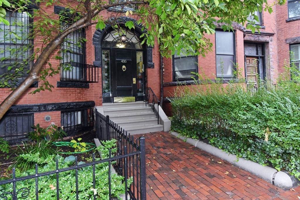 435 Marlborough Street - Photo 1
