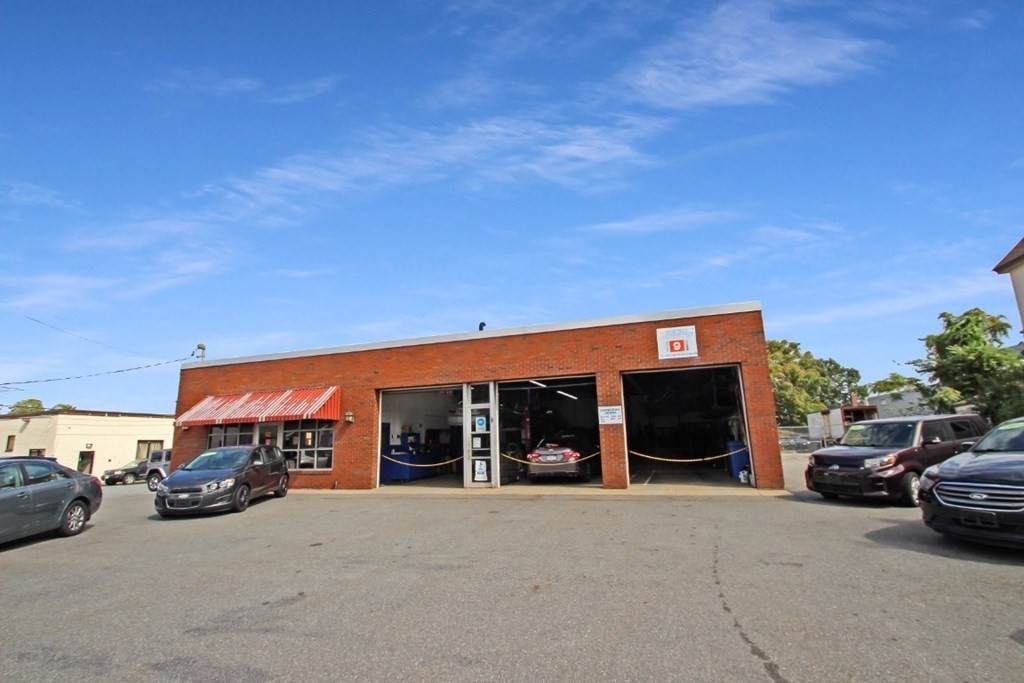 284 South Broadway - Photo 1