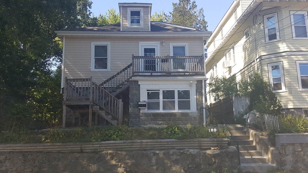 189 Savannah Ave - Photo 1