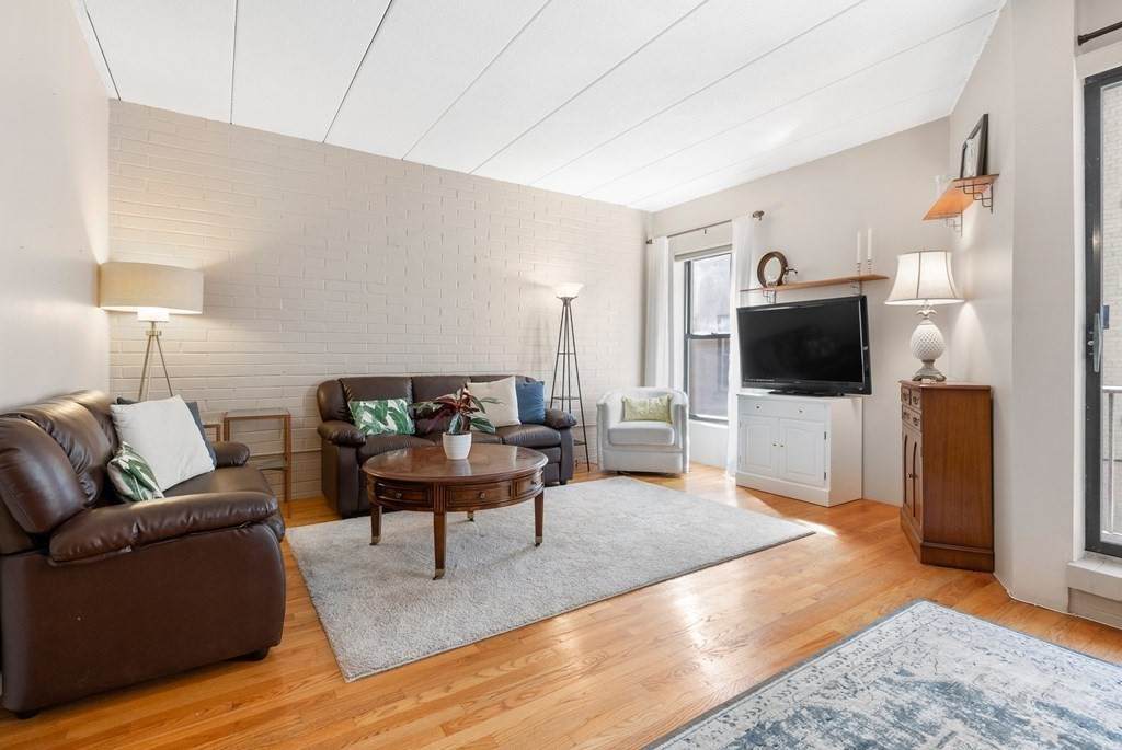 1856 Beacon - Photo 1