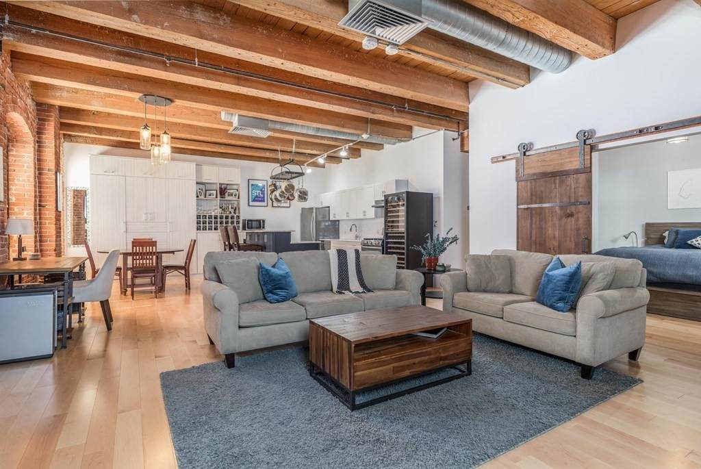 21 Wormwood St - Photo 1