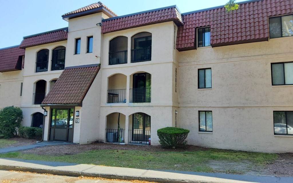 685 Oak St - Photo 1