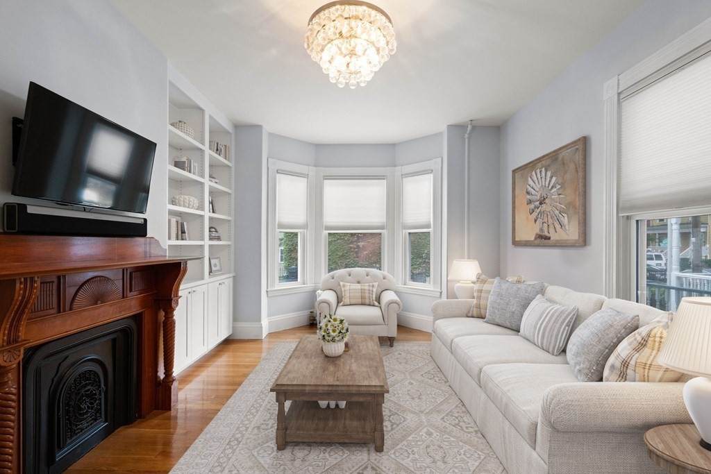 409 Washington St - Photo 1