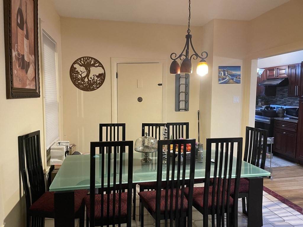 105 Cushing Ave - Photo 1