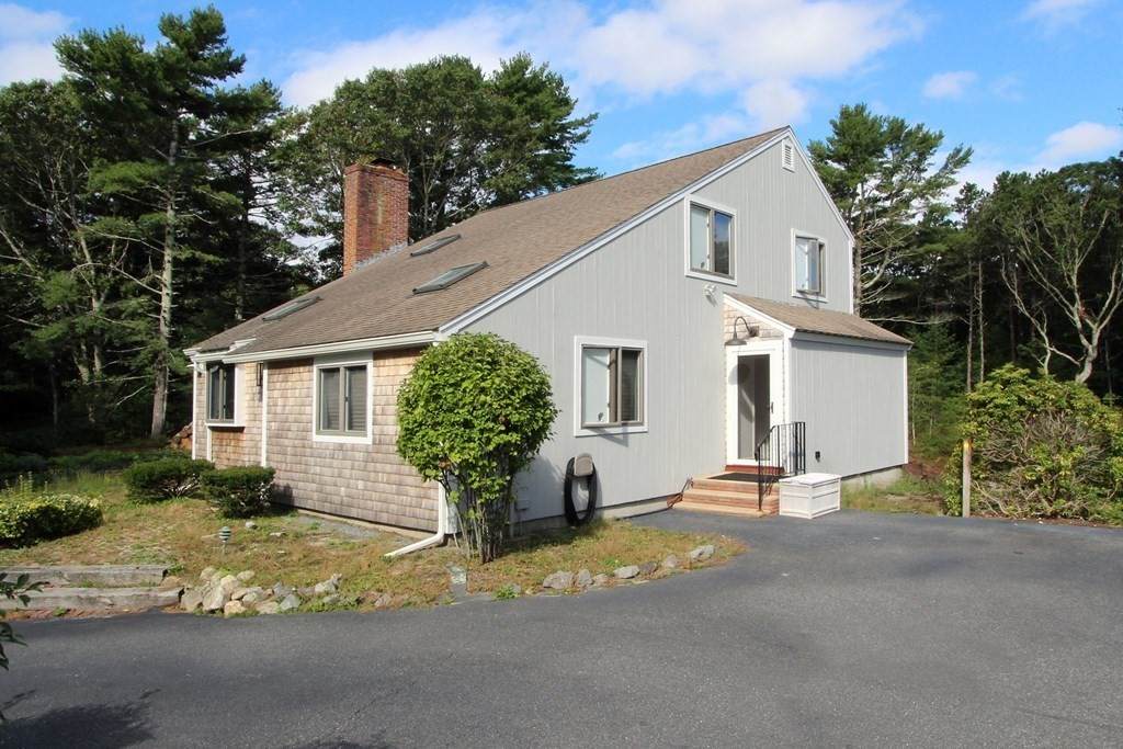 136 West Way - Photo 1
