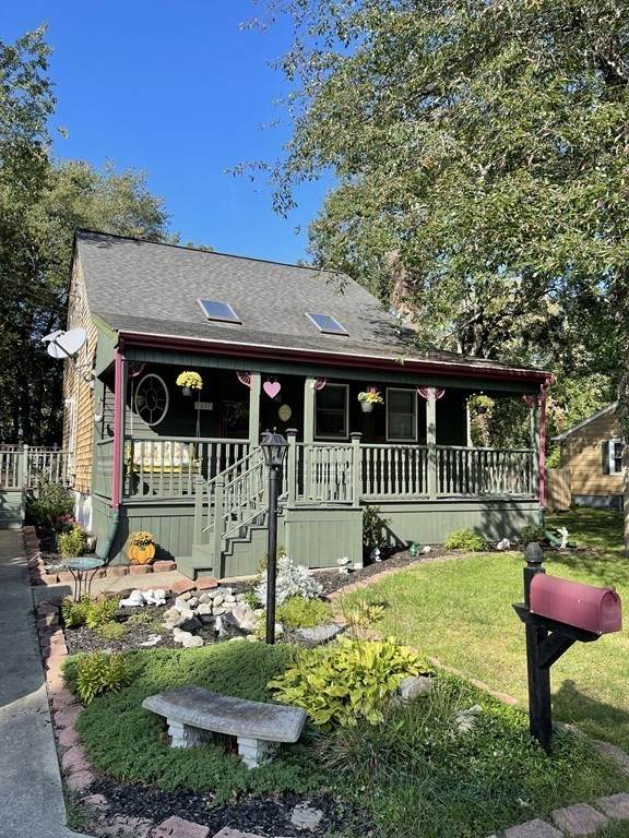 1137 Sassaquin Ave - Photo 1