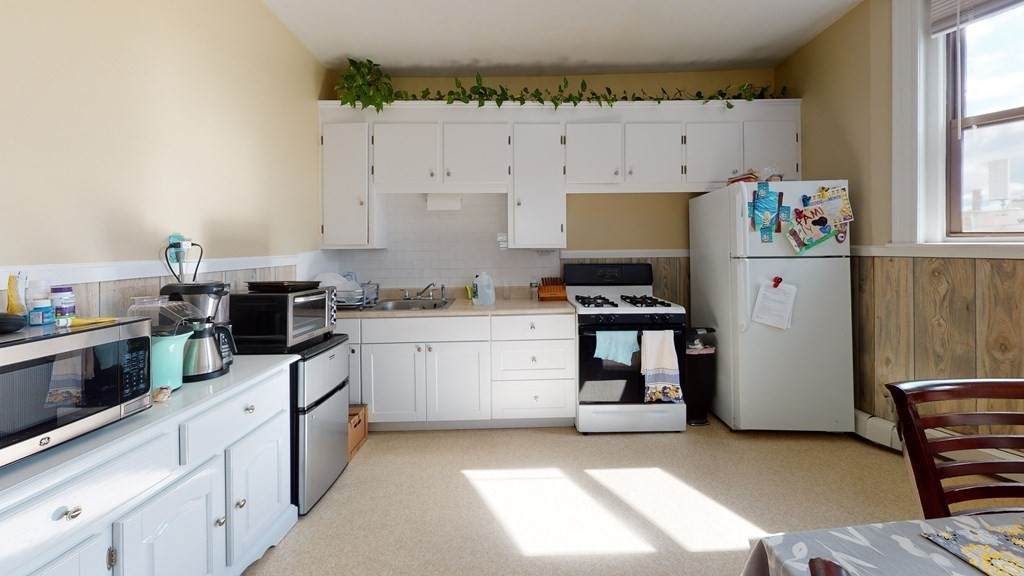 108 Bristol Rd - Photo 1