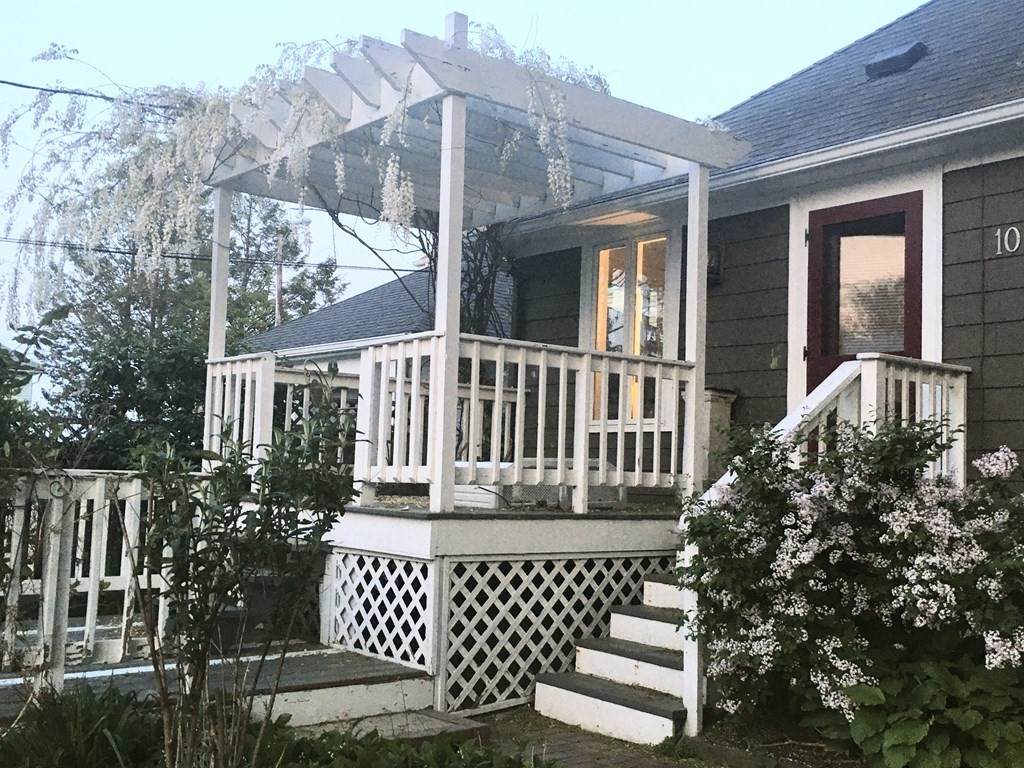 10 Canonchet Ave - Photo 1