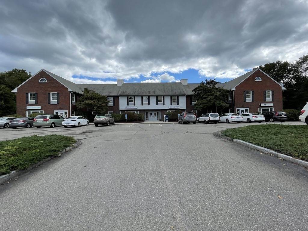555 Pleasant Street - Photo 1