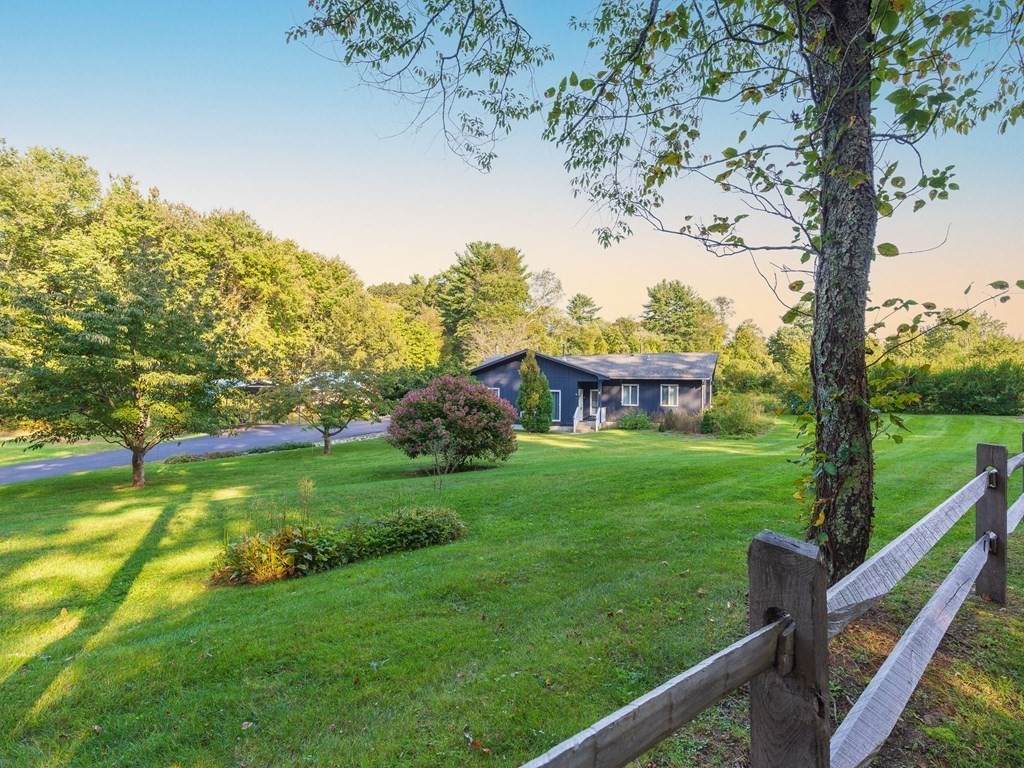 68 Leonard St - Photo 1