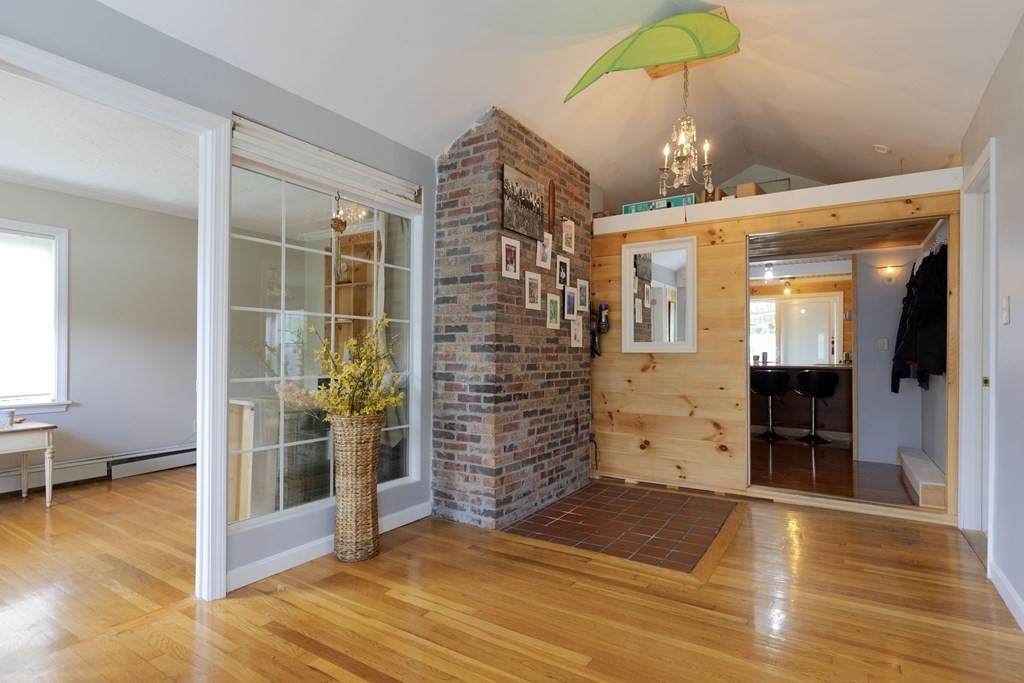 151 East High St - Photo 1