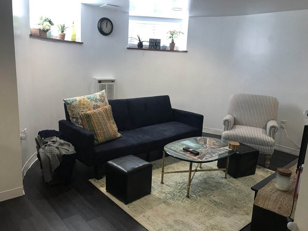 111 Gainsborough St - Photo 1