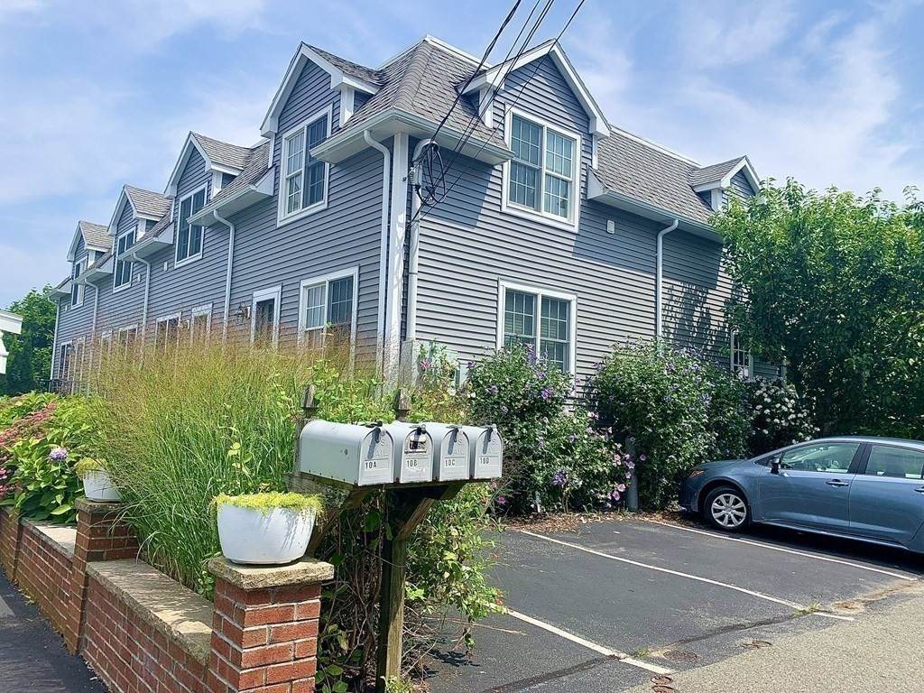 10 Luzitania Avenue - Photo 1