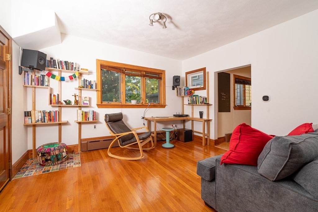 11 Hinckley - Photo 1
