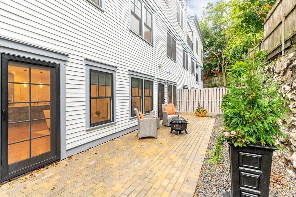 40 Elmwood Avenue - Photo 1