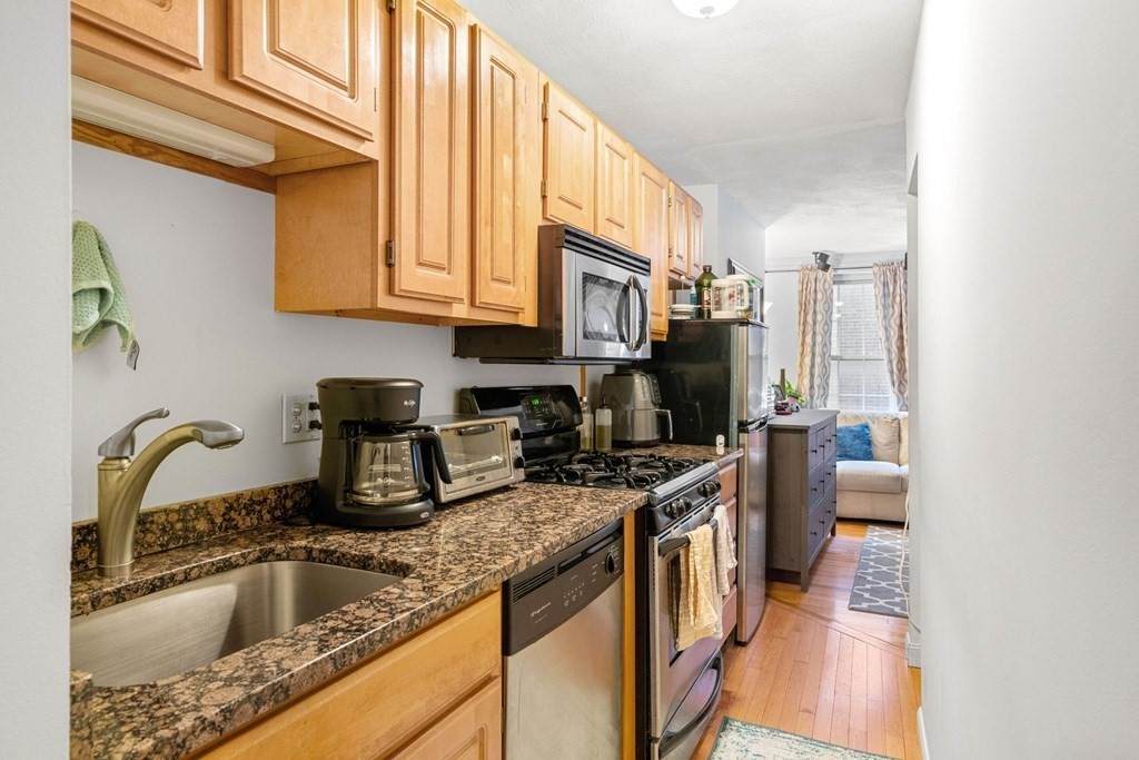 16 Stillman St - Photo 1