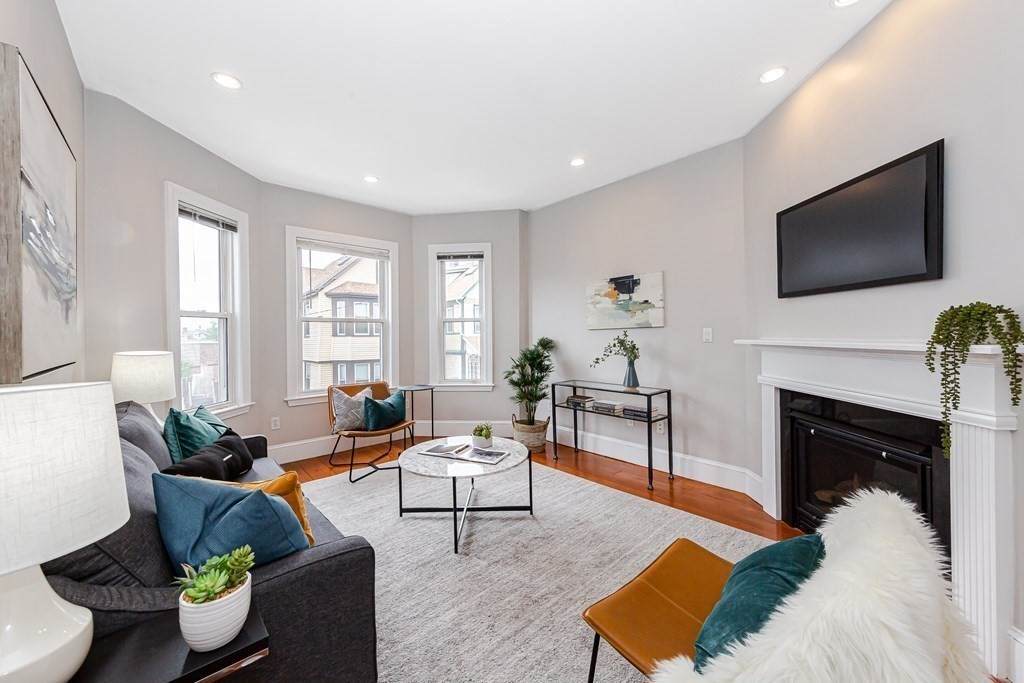 9 St Margaret St. - Photo 1