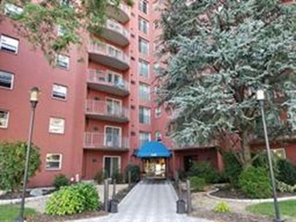 115 W Squantum St - Photo 1