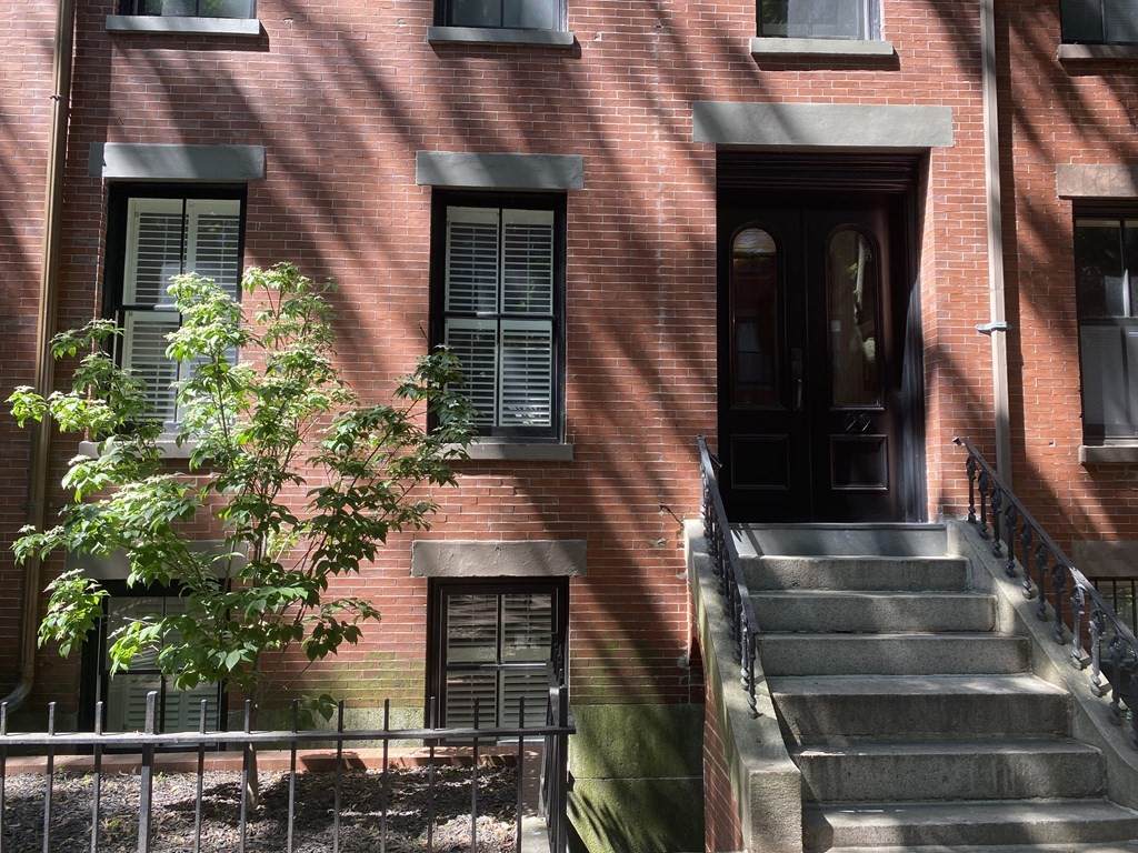 29 East Springfield St - Photo 1