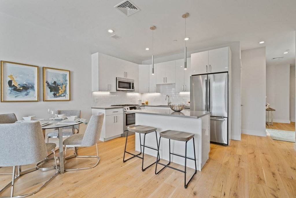 420 W Broadway - Photo 1