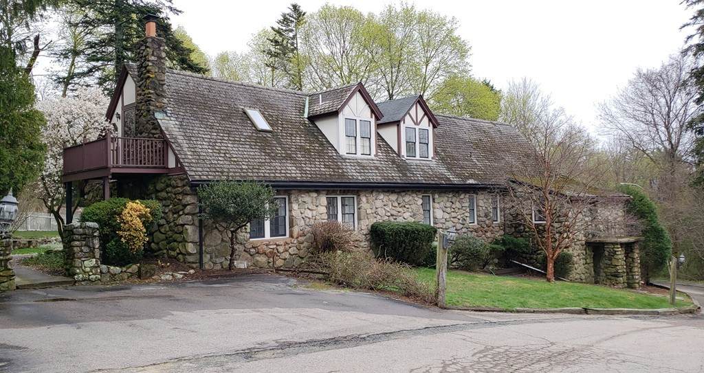 2 Mendel Rd - Photo 1
