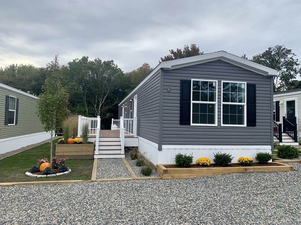 210 West Rd - Photo 1