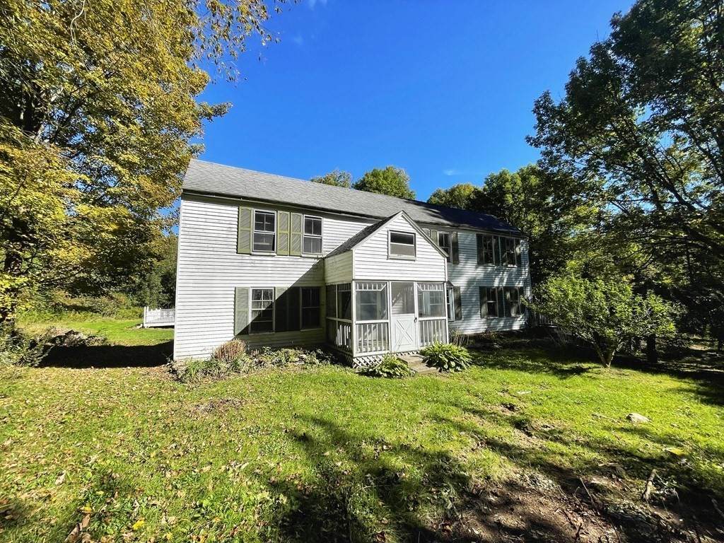 140 Williamsville Rd - Photo 1