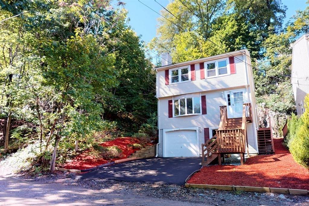 56 Hillcrest Street - Photo 1