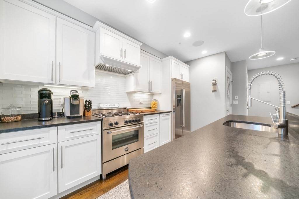 12 Mohawk St - Photo 1