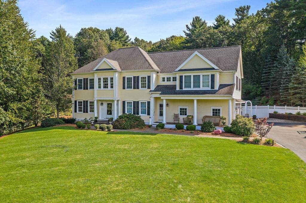 90 Metacomet Way - Photo 1