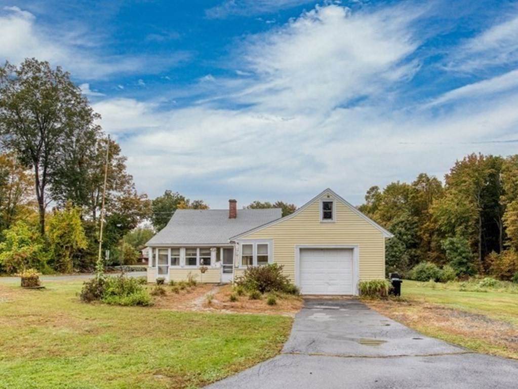 584 Moore St - Photo 1