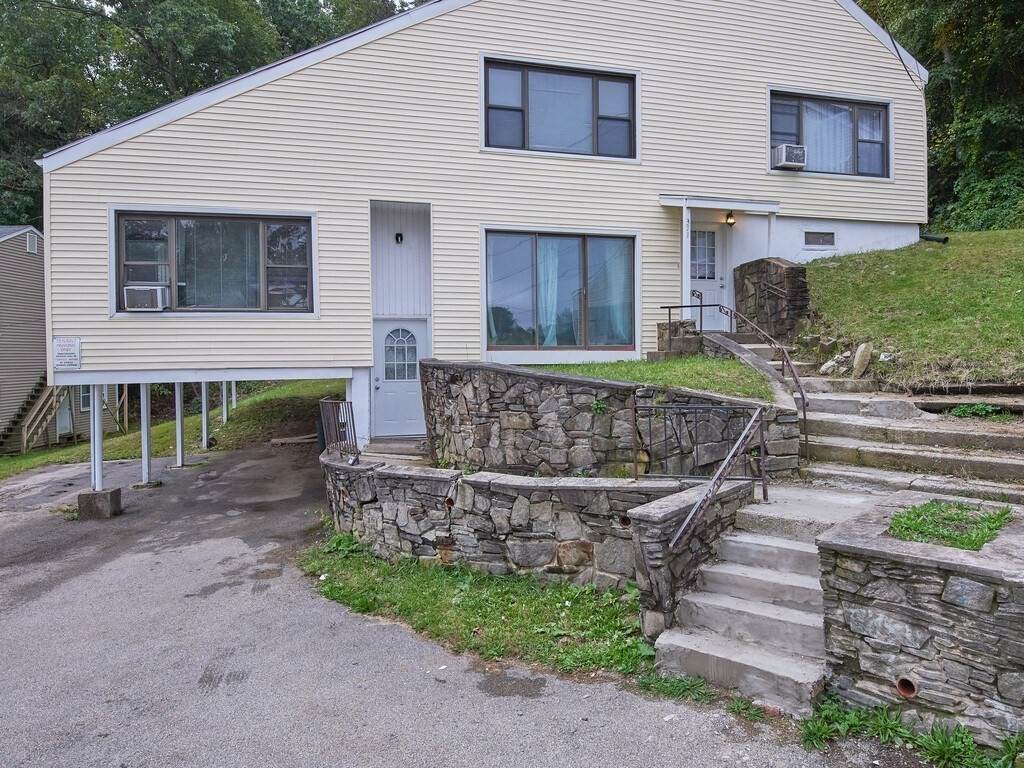 371 Mill St - Photo 1