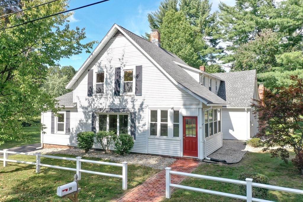39 Pine St - Photo 1