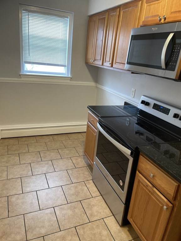 77 Green St - Photo 1