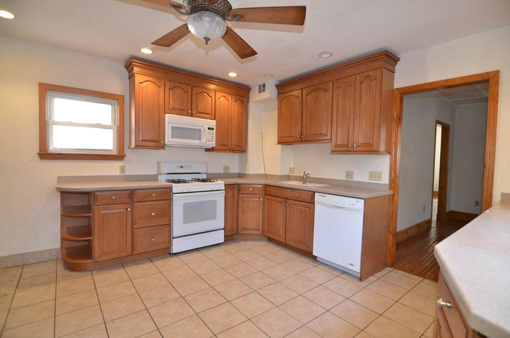 5 Parker St - Photo 1