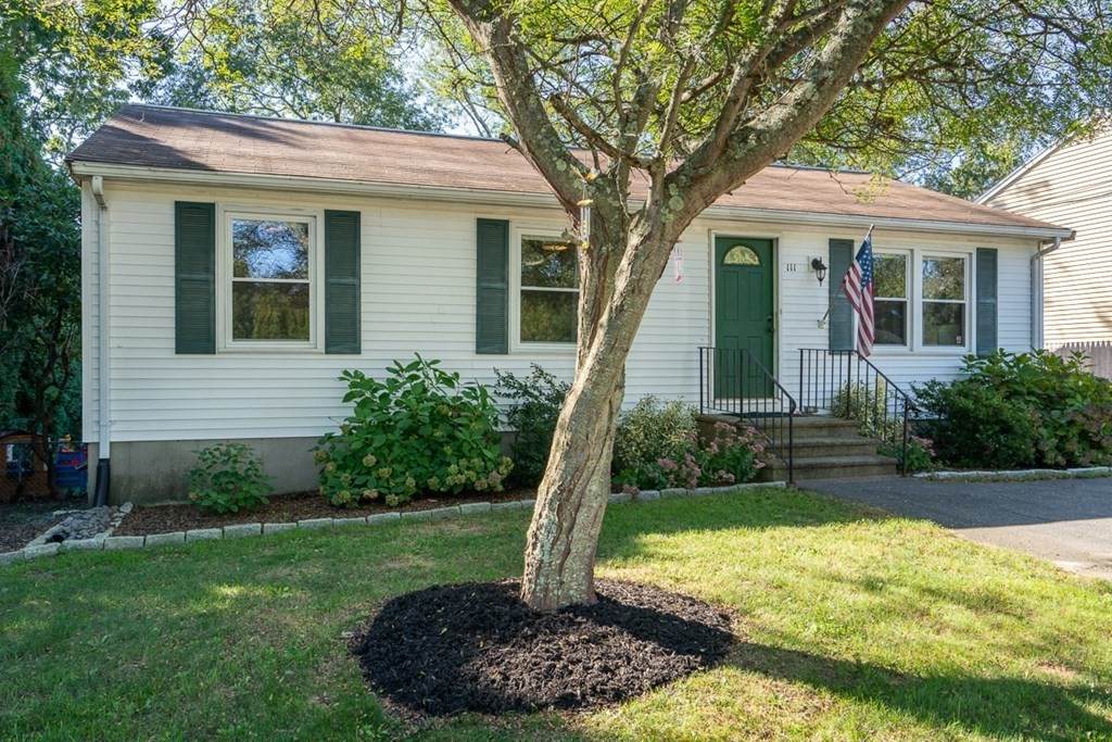 111 Massasoit - Photo 1